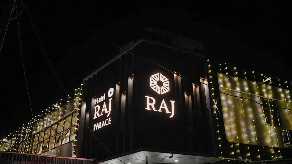 HOTEL RAJ PALACE
