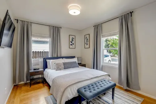Charming Bungalow in Quiet Tahoe Park Neighborhood