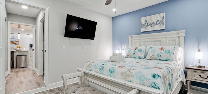 Heated Pool + Ping-Pong + Foosball + 12 min to Beach Hotels in Whitfield