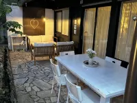 Lake Garda Tignale vacation home bungalow with pool and lake view Hotels in Tignale
