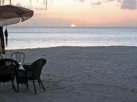 The Caribbean's premier vacation villa on the water in Jolly Harbour Hoteles en 