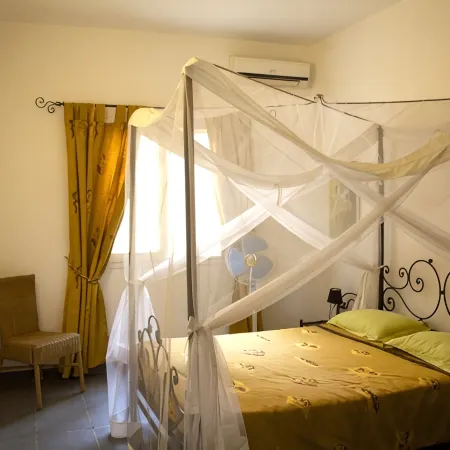 Somone: large air-conditioned villa with swimming pool, 10 people *, between Sea and Lagoon