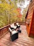 Cozy Mountain Loft Cabin - King Suite, Pool Table, Foosball & Fire Pit! - Chalets