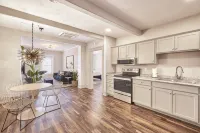 Historic Evanston Building Downtown + Walk to Moccasin Springs, Restaurants, VA