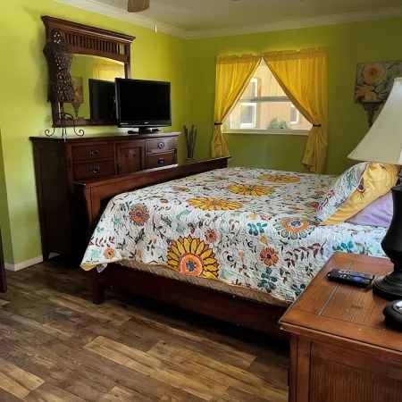 3 bed 2 bath minutes from the beach!