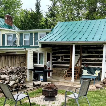 Historic home nestled in the heart of horse and wine country. Kids/pet friendly!