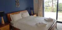 Roaring Beach Retreat - pet friendly, beachfront