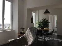 Apartment overlooking the port in the heart of Granville - พร้อมWifi