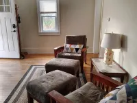 Cute 2-bedroom farmhouse in Trumansburg with WiFi Hotels in Ulysses
