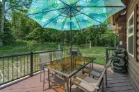 Peaceful 2-Bedroom Cabin near Lake Hope State Park in the Hocking Hills Region - 4 stjerner