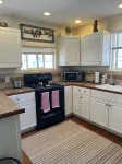 Cheerful historic Townsend Park bungalow in the heart of downtown! - 4-Star