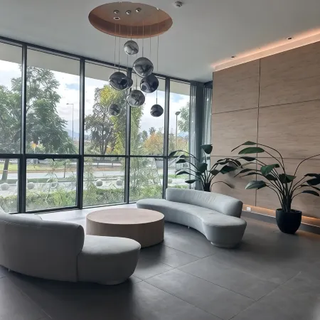 Depto Full nuevo, cercano a Parque Araucano, 650 mts del Mall Parque Arauco!