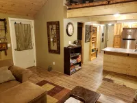 Walk to everything! 2 Bedroom 1 Bath Home in town. - Wifi