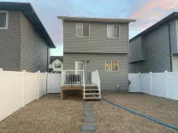 Exquisite 3 BR Villa with Double Garage-King Bed