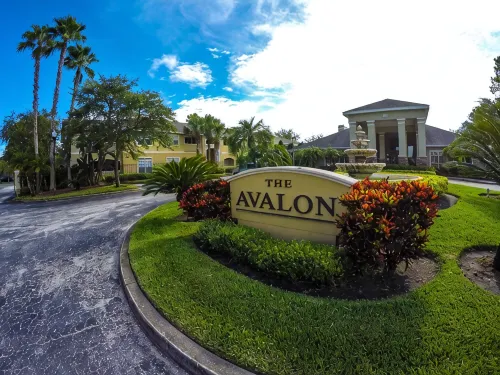 Avalon at Clearwater friendly 2 bedroom - Private Pools