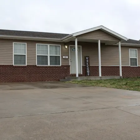 Quiet and Comfortable! 5 minutes away from parks/hospitals