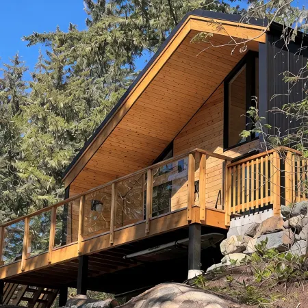 Cliffside Hideaway: Luxurious, Peaceful, with Gorgeous views Over the Ocean