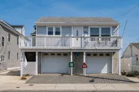 Beach House 2 Blocks to Beach Free Beach Badges, Towels & Parking - 3 stjerner