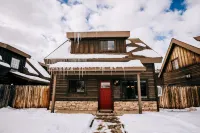 Colvin Cabin on Cooper - 3-Star