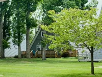 Chalet in Beachfront community! 2 Pools,Playgrounds,V-ball, Tennis,Pickleball!