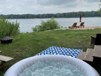 The Riverbottom - Tiny Home 2 Hotels in Bellevue