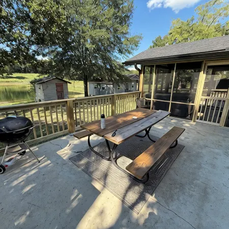 Private and secluded 4-bedroom farmhouse minutes from Lake Greeson