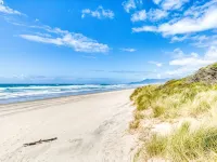 Prime Beach Front Ocean Views - 30 Second Walk to Beach! - 4-Star