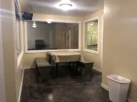 *STAY & PLAY* 5000 sq. Gym, Custom Master & Loft!