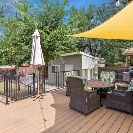 Nestled between Downtown and Watson Lake. Kayaks available and pets welcome!