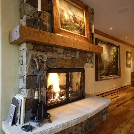 Pet Friendly & Luxurious 3 bedroom Aspen Condo