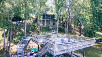 Lakefront Oasis: Dock, Porch, Kayaks, Arcade & Gameroom - 4-Star