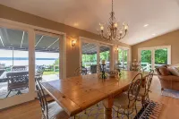 Sunset Beach Lake House on Beautiful Owasco Lake - Great Family Summer Retreat!