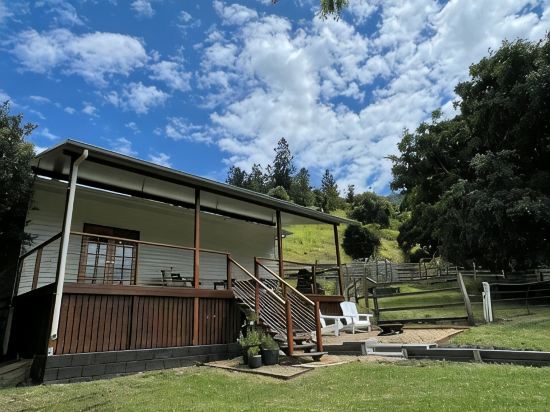 Country Cottage with Valley Views, 15mins to Canungra, 30mins to Mt Tamborine
