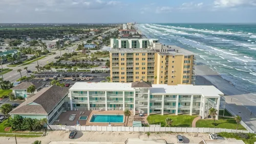 Beautiful Direct Access Complex,  Coastal Waters Unit 303 - Balcony