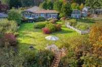 Magical 4 Bed Beachfront Cottage Getaway - Boutique