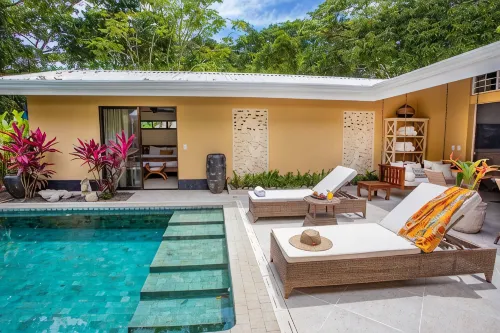 Luxury and Privacy 3 King Suites Central Location - 4-Star
