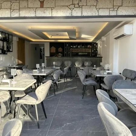 Marina Lora Sığacık