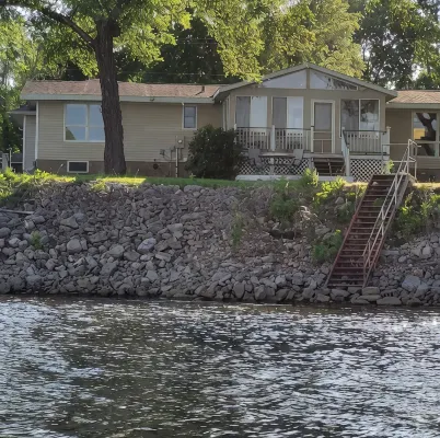 Beautiful Riverfront Home near Celebrations. Excellent eagle viewing!