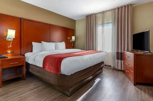 Comfort Inn Fort Mill Amusement Park at Carowinds Blvd - parking
