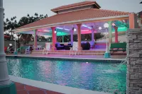 Emporis Resort - Pools