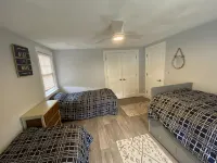 Popponesset modern beach house 6 minute walk to private beach (plenty of beds