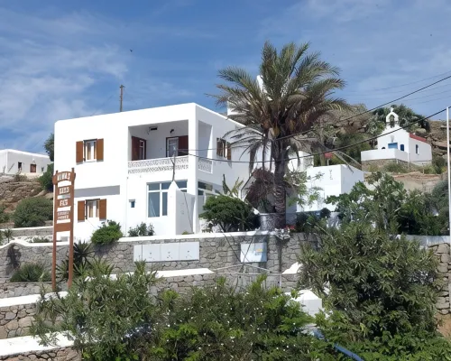 Dina's Rooms Hotel berhampiran Pantai Ornos