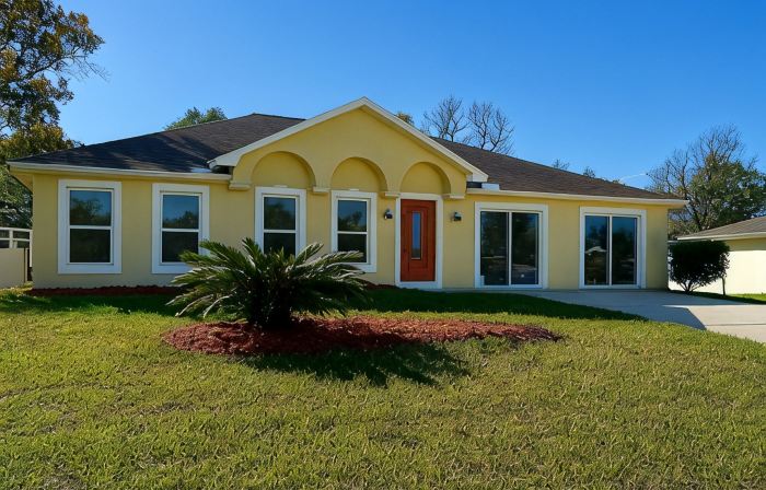 Spacious 4Br Retreat w/Heated Pool, Near Weeki Wachee Springs