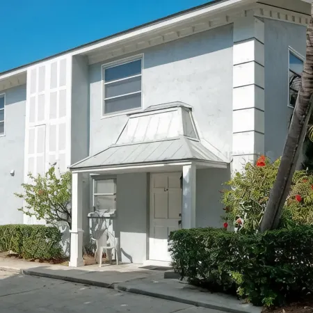 Charming Siesta Key Village Vacation Condo - Unbeatable Location, Free WiFi