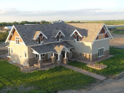 Big Lodge on the prairie in the ♥️ of SD: Broken Arrow Farms - 9 BR, 8.5 BA