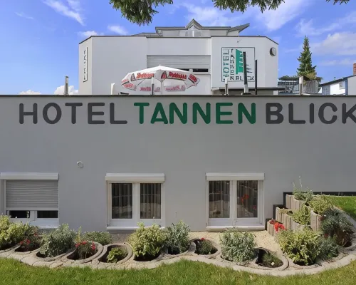 Hotel Tannenblick Hotels near Harheim