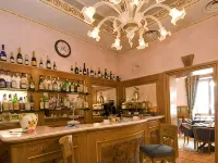 Hotel Joli Hotels near Palermo Catacombs