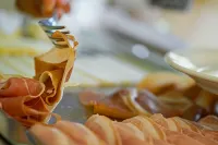 Logis Hotel le Blason de Provence - breakfast