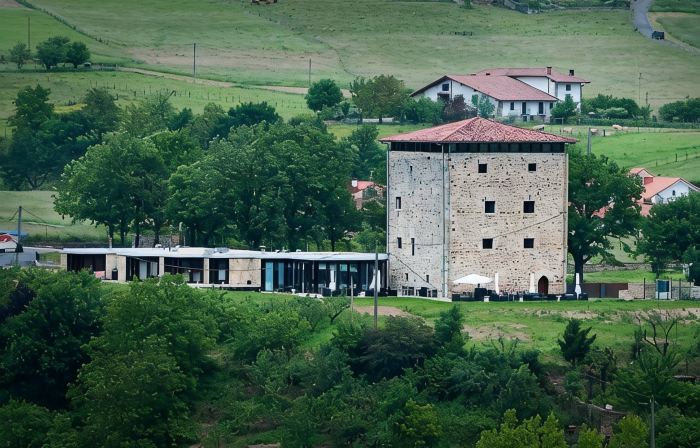 Hotel Torre Zumeltzegi