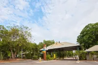 拉克凱布海灘假日公園酒店 - 停車場